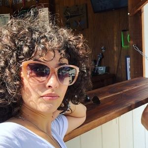 Meet your Posher, Sasha